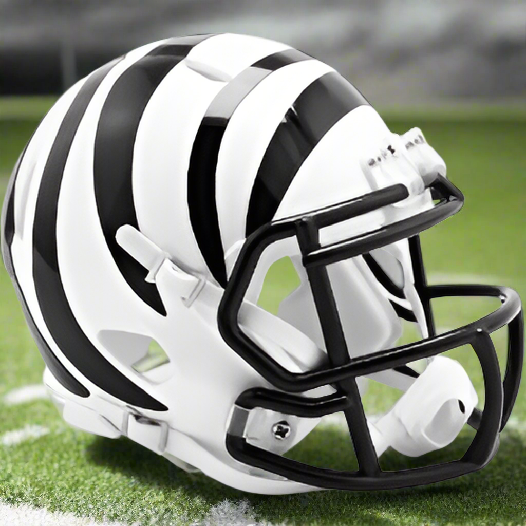Cincinnati Bengals ⚪ 2022 Alternate Riddell Speed Mini Football Helmet – White Bengal Edition