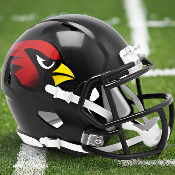 FB Helmet Guy] New Cardinals helmet includes a larger logo, silver flakes  and a silver facemask : r/nfl